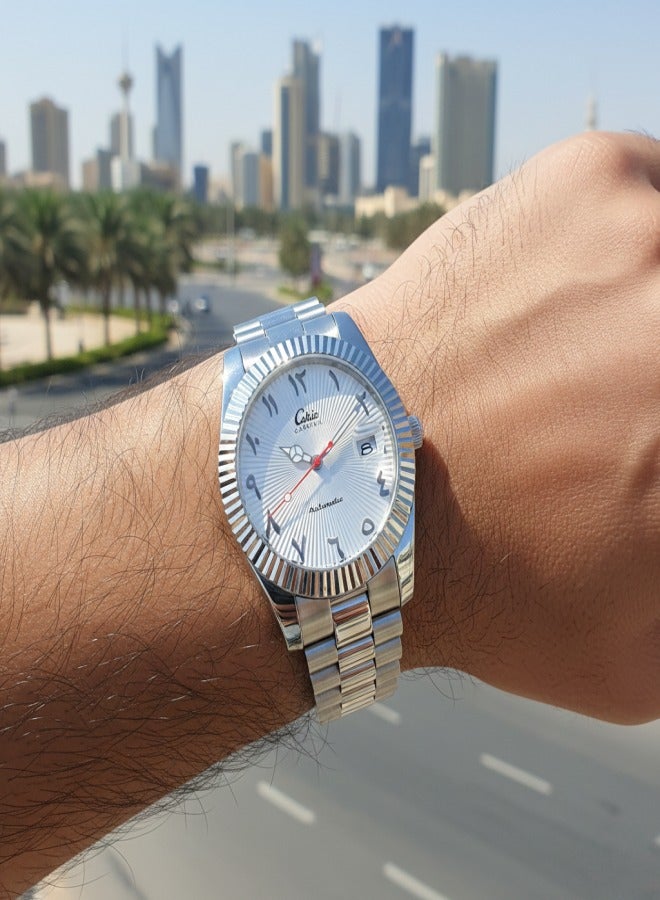 كارسيكي ساعة عربية رجالية فضية، تصميم ديت جست، ميناء بنقش شعاعي، إطار مخدد، عقارب مضيئة، مقاومة للماء 5ATM، سوار ستانلس ستيل، زجاج معدني، هدية لهواة الساعات العربية - Image 2